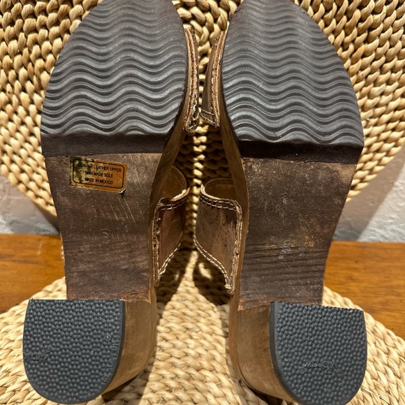 DOLCIS Leather Upper With Wooden Base and heel USA 8 / Style 707 - Picture 6 of 6